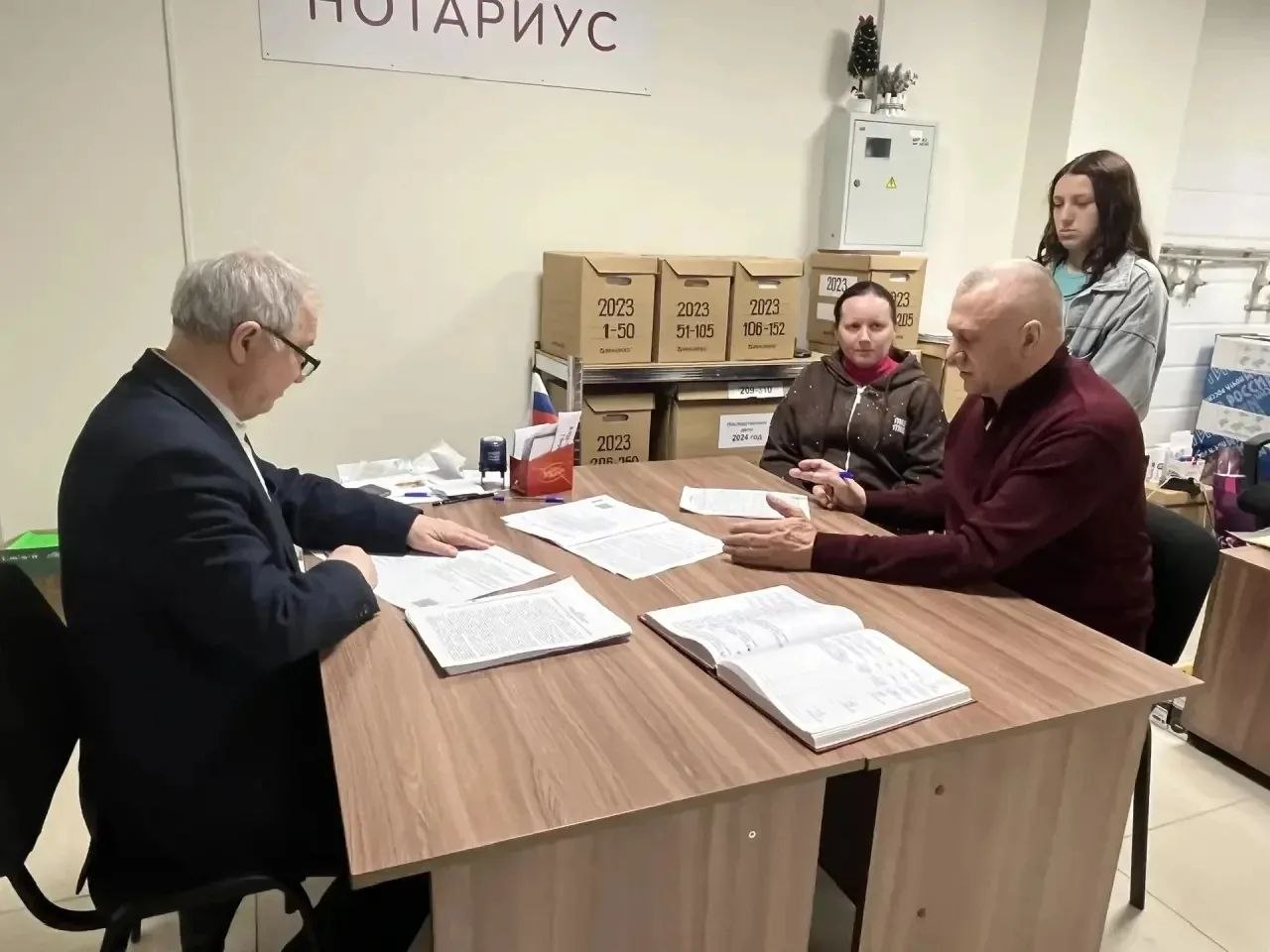 Павел Золотарев: Продолжается работа по сопровождению сделок с жильём, где затронуты интересы детей