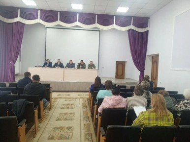 Сегодня, 9 апреля в актовом зале Администрации Октябрьского района Курской области состоялось заседание рабочей группы по вопросам привлечения граждан к заключению контрактов в Вооруженные силы РФ, в том числе в войска...