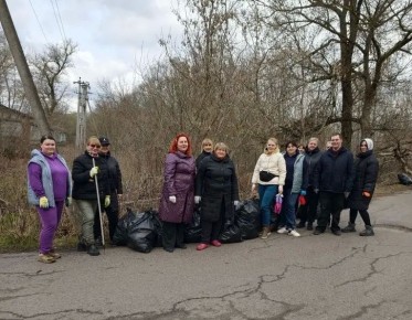В Курске субботник провели в районе школы № 16