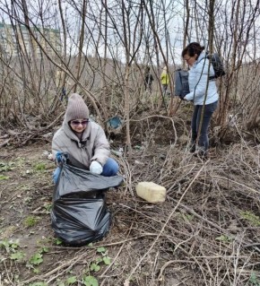 Комитет финансов Правовой комитет привели в порядок пустырь за домом №26 по проспекту Клыкова