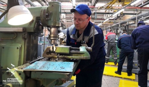 Курский фрезеровщик Сергей Сырцов приглашает коллег 25 апреля сразиться на станках