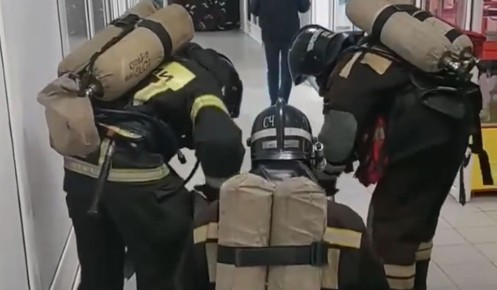 В Курске прошли пожарно-тактические учения МЧС в ТЦ