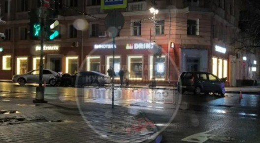 В центре Курска произошло серьезное ДТП