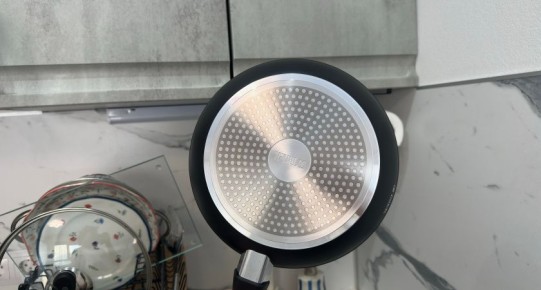 Секрет быстрой очистки пригоревшей посуды за 10 минут