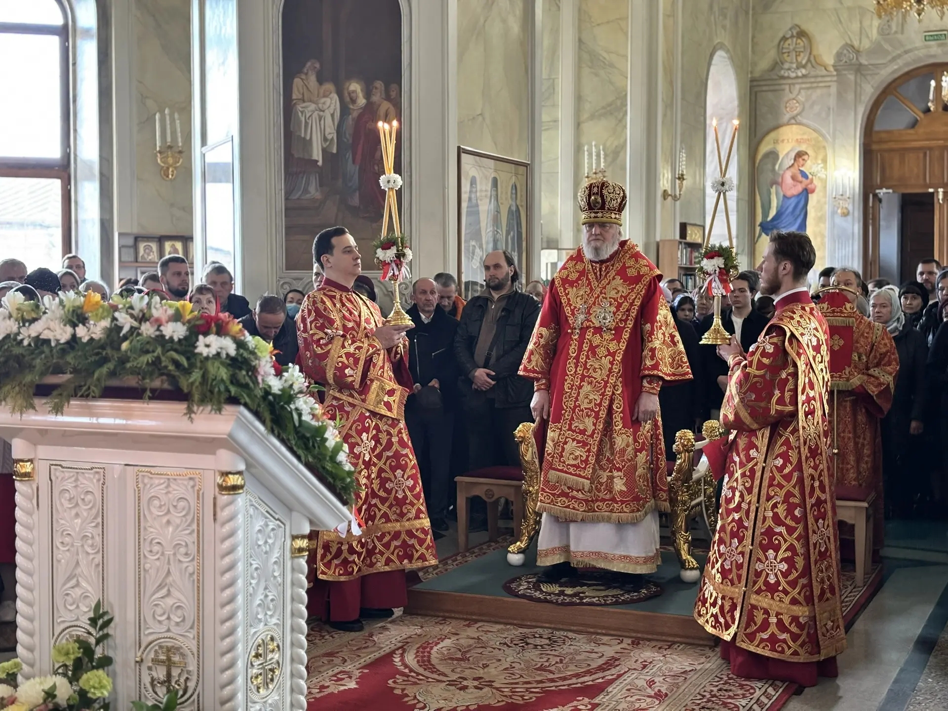 Митрополит Курский и Рыльский Герман поздравил с праздником Пасхи