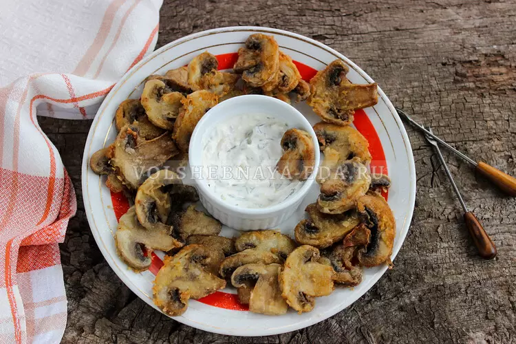 Жареные шампиньоны в муке: легкий и быстрый рецепт