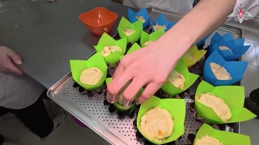 Курские студенты испекли куличи бойцам группировки войск «Север»