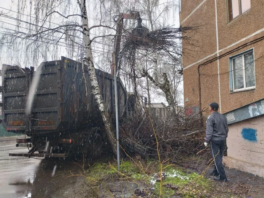 В Сеймском округе Курска собрали и вывезли 27 кубических метров отходов