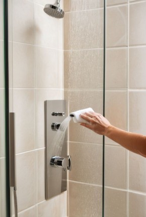 Уход за душевой: как выбрать эффективное средство для чистки