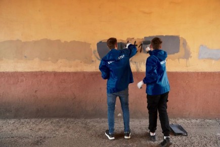 В центре Курска закрасили 111 надписей с рекламой наркотиков