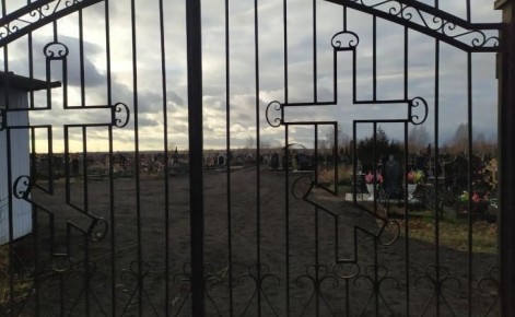 Курянин пожаловался на плату за въезд на Южное кладбище