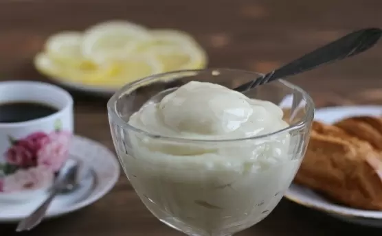 Искусство заварного крема: секреты классического рецепта для эклеров