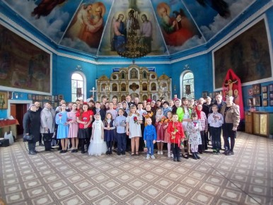 Пасхальная радость. 12 Апреля 2026 в Покровском храме п. Пристень прошел замечательный Пасхальный утренник! Ученики воскресной школы (под руководством М.И. Суринец) представили сценки, пели и читали стихи о Пасхе