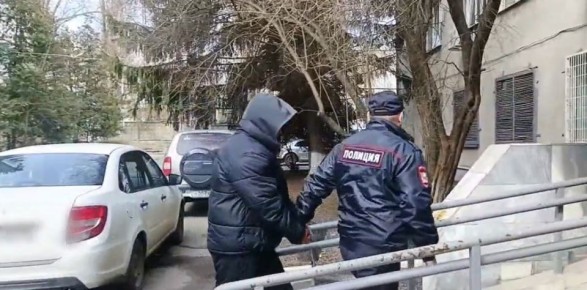 Курские полицейские задержали двух курьеров мошенников