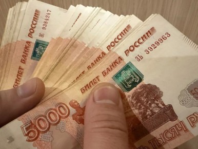 Монолитчики возглавили рейтинг самых высоких зарплат в Курской области