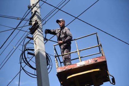 В Курске за неделю смонтировали 18 уличных светильников