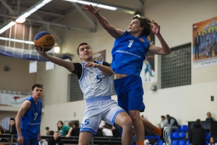 ����� ���������: � ������ ������ �������, ������������ �� ��� ������������ � 65-����� ������� ������ �������� � ������, � ��������� ��� �������� ���� ������������ �����������