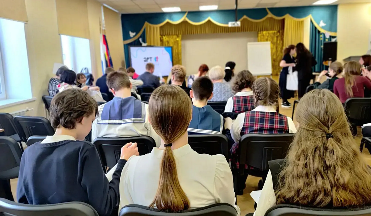 В Курске в школе №18 стартовала программа психологической поддержки «Арт-команда»