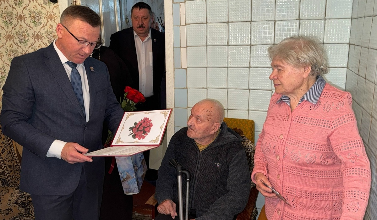 В Курской области ветеран Михаил Степанов отметил столетний юбилей