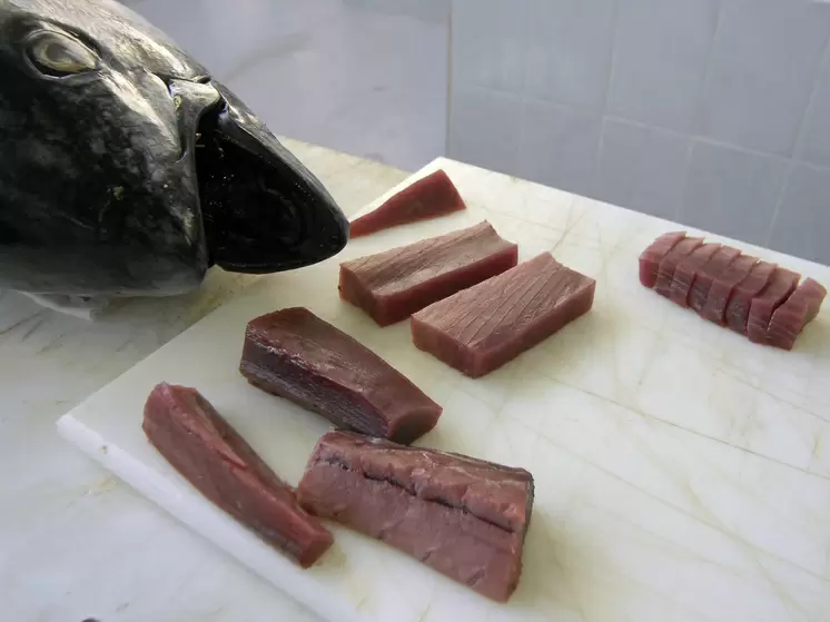 Гигантский тунец на аукционе в Токио: цена взлетела до небес