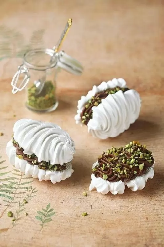 Все о меренге: невероятный десерт, который покоряет любителей сладостей