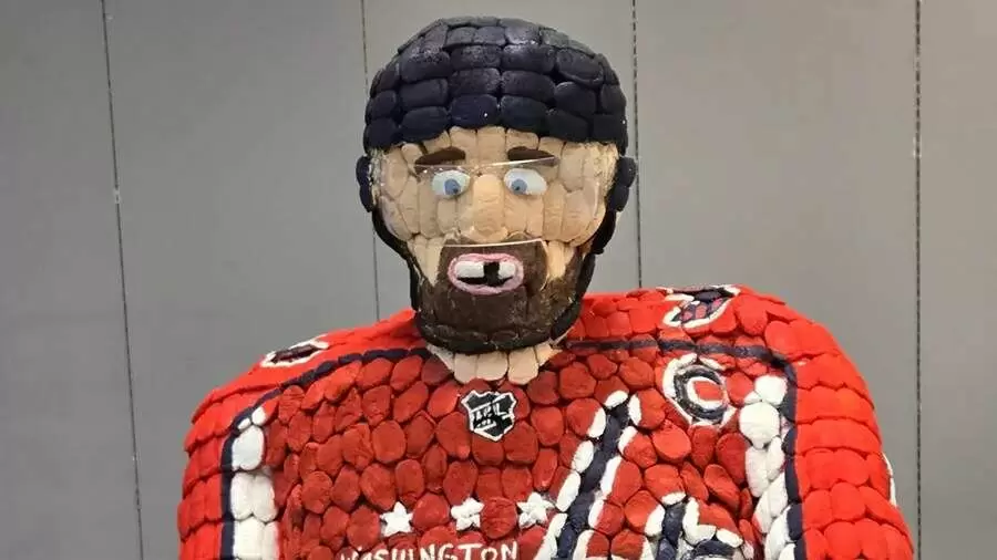 Скульптура Овечкина из зефира покорила сердца зрителей в США