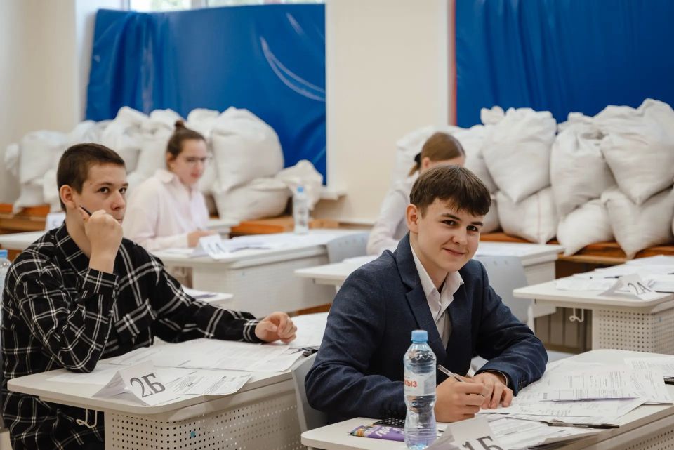 Александр Хинштейн: Государственная итоговая аттестация курских выпускников пройдёт по правилам прошлого года
