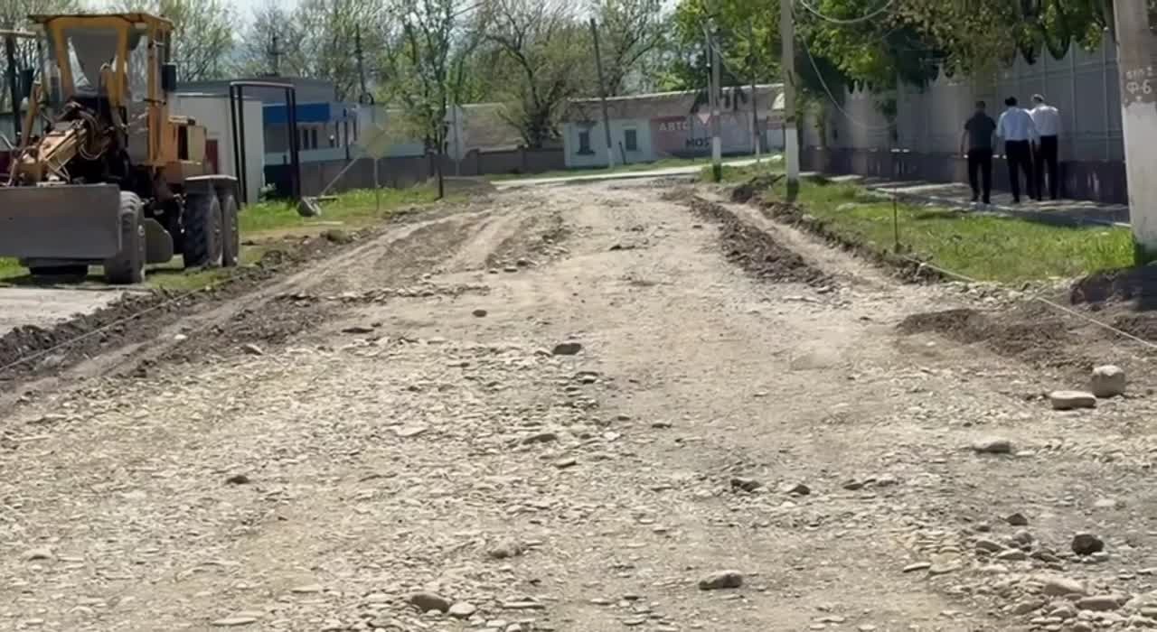 В Сунже активно ведутся работы по благоустройству ул. Нурадилова!