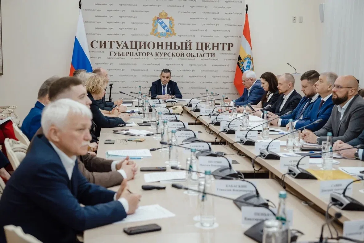 Александр Хинштейн: Рабочую неделю начали с заседания Правительства Курской области