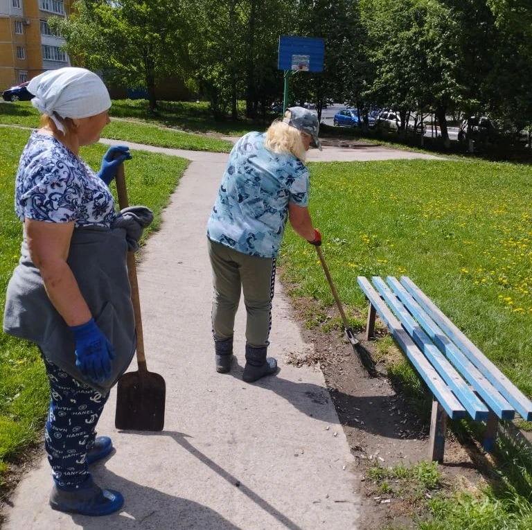 В общественных местах Курска задействовано 32 человека и 7 единиц спецтехники