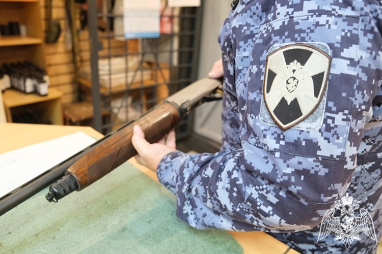 За прошедшую неделю росгвардейцы Курской области проверили более 80 владельцев оружия
