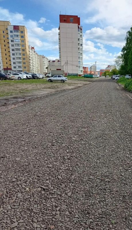 В Железногорске продолжаются работы по приведению в нормативное состояние щебёночной дороги по улице Батова