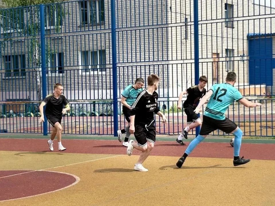 Единороссы провели футбольный турнир среди дворовых команд