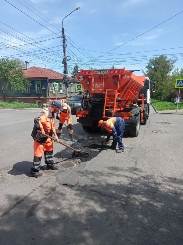 В Курске приступили к ямочному ремонту для снижения аварийности