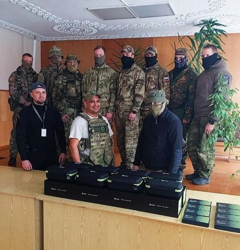 Центр "Воевода" передал бойцам на передовую оборудование и технику