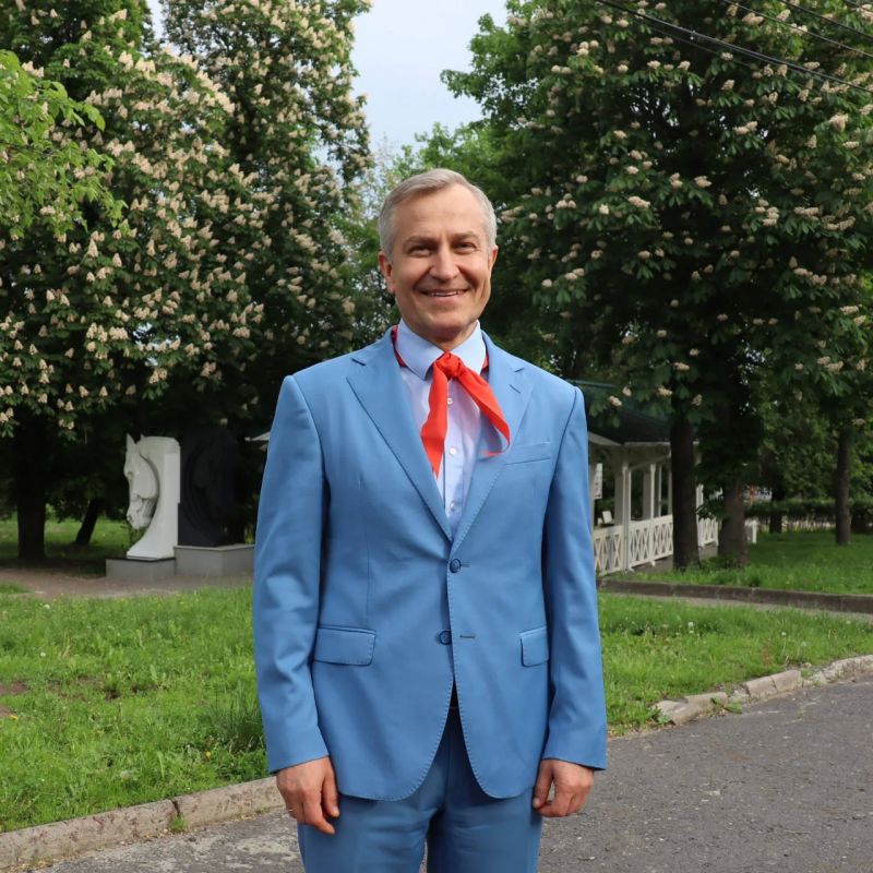 Сегодня День пионера! Ряд чиновников и депутатов поздравили курян с праздником