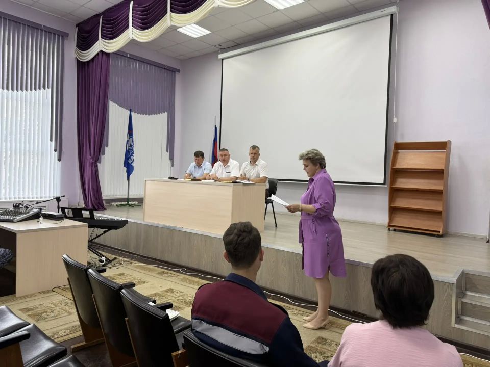 19 мая 2026 года состоялось совещание КЧС и ОПБ района, на котором выработаны меры по охране общественного порядка и обеспечению комплексной безопасности при проведении массовых праздничных мероприятий, посвящённых...
