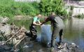 С Утиного острова в Курске вывезли мусор и старые покрышки