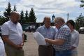 В поселке Магнитный состоялась рабочая встреча, на которой присутствовали министр ЖКХ и ТЭК Курской области Александр Мулевин, директор Управления районного хозяйства Александр Кулаков, начальник отдела по строительству и...