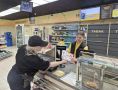 Сотрудники Курчатовской Госавтоинспекции организовали серию профилактических мероприятий на объектах придорожного сервиса, чтобы повысить культуру безопасности на дорогах