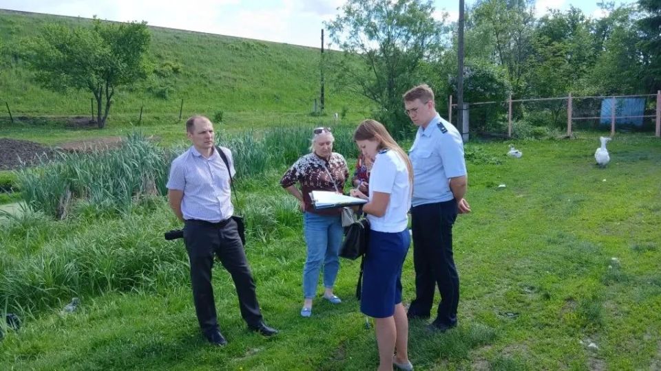 Прокуратура требует ликвидировать несанкционированную свалку