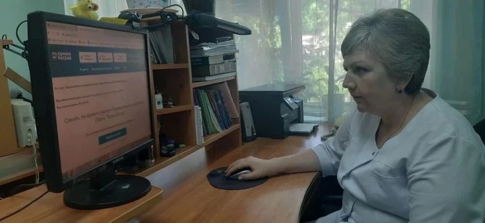 Медики, педагоги, депутаты делают свой выбор на сайте предварительного голосования pg.er.ru