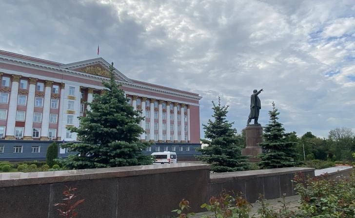 За год в Курской области сократили 882 чиновника