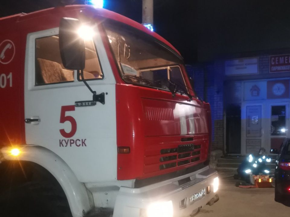 В Курске сгорели два жилых дома на 1-й Стрелецкой улице