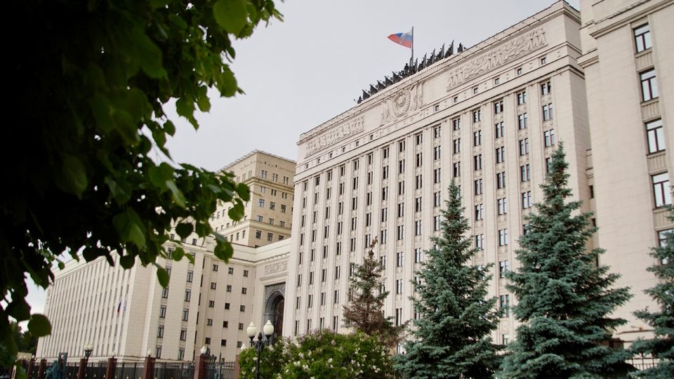 Силы ПВО перехватили 127 дронов над российскими регионами