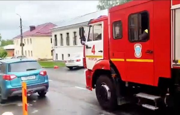 Курские спасатели отработали тушение пожара в школе