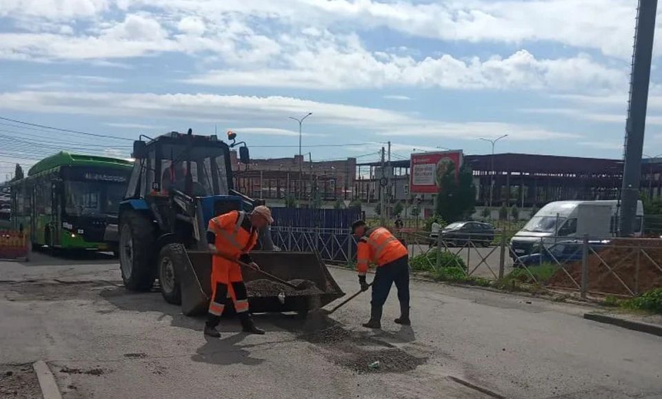 В Курске на Крымской ведут подготовку к ямочному ремонту