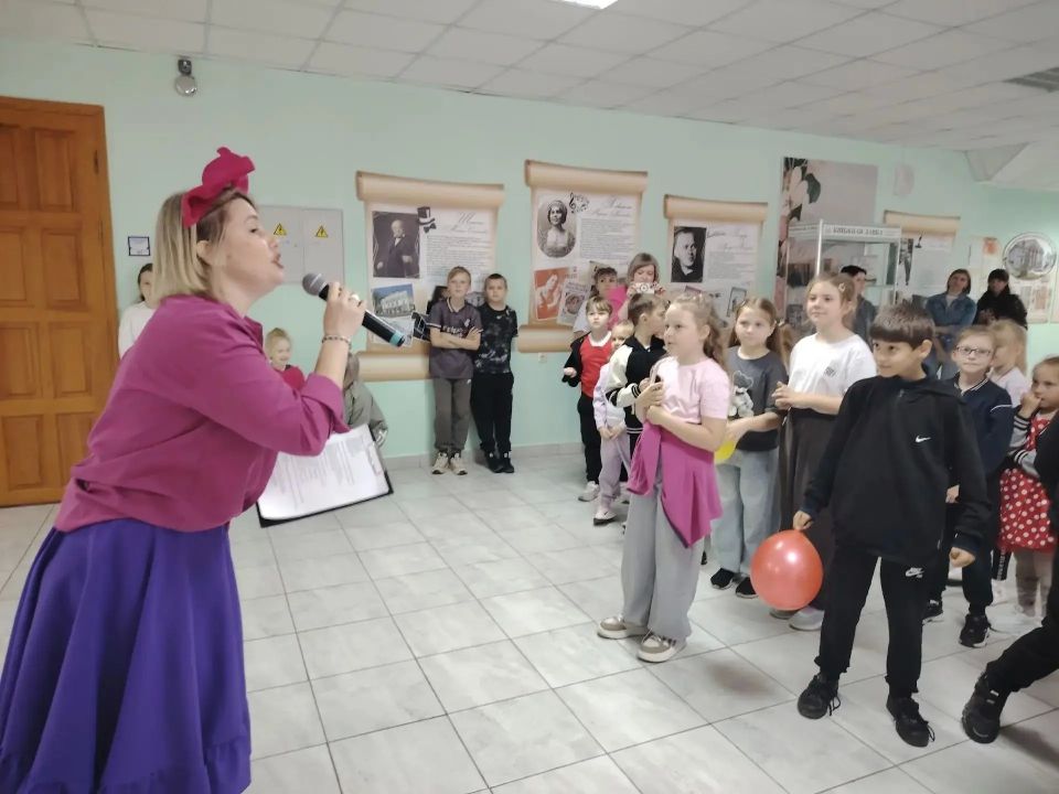 Сегодня в Мантуровском районном Центре досуга творилось что-то невообразимое — здесь отмечали День защиты детей, и, кажется, он точно запомнится ребятам!