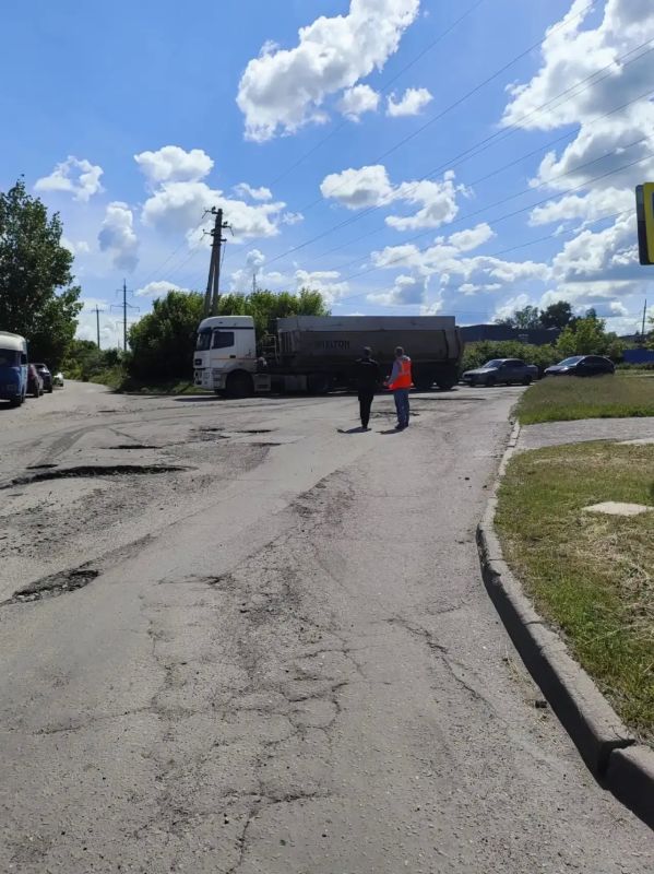 В Курске локально ремонтируют дорогу от Сумской до Клыкова