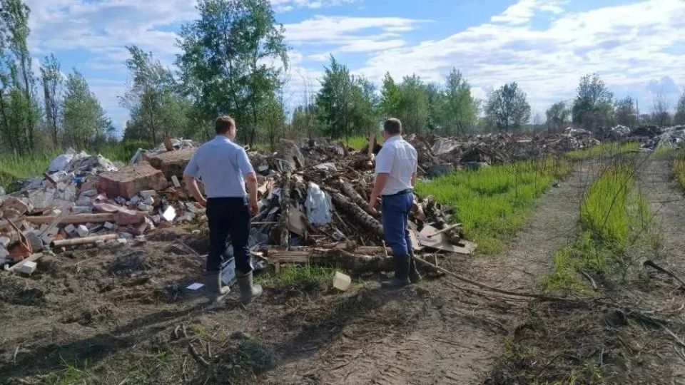 В Курске в районе ТЭЦ-1 обнаружили несанкционированные свалки в районе тёплого канала